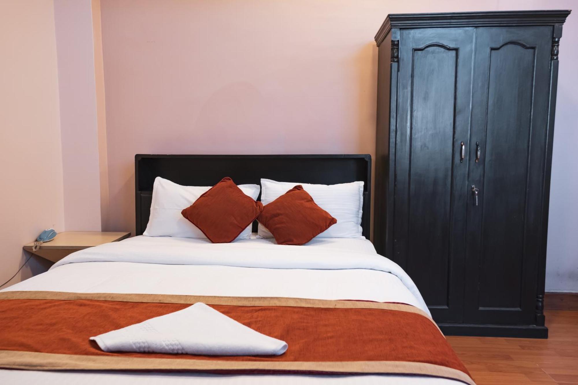 Nepalaya Hotel Katmandou Extérieur photo
