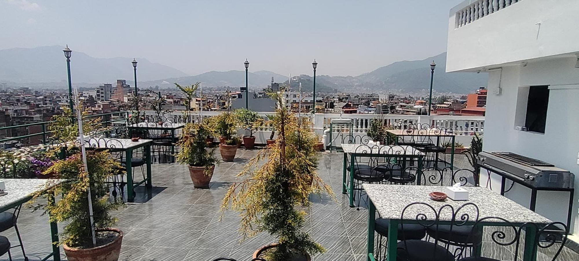 Nepalaya Hotel Katmandou Extérieur photo